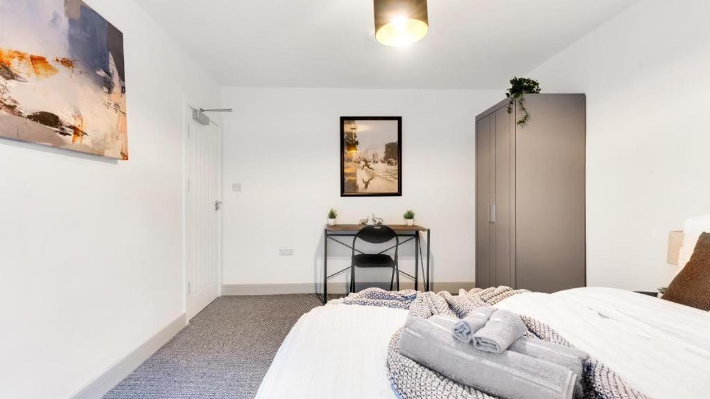Sadler Gate - Spacious In The Heart Of * Derby